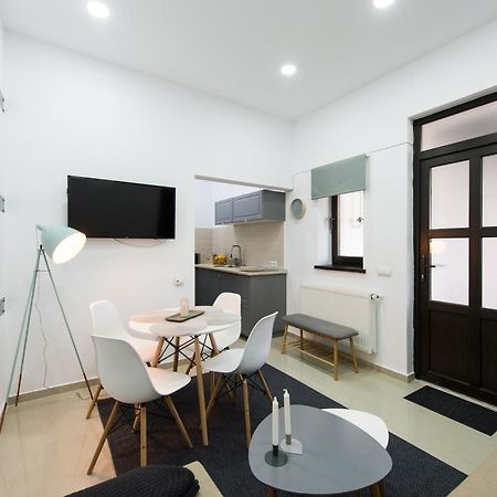Appartement Gorgeous Brasov Flat With Patio And Mountain Views Extérieur photo