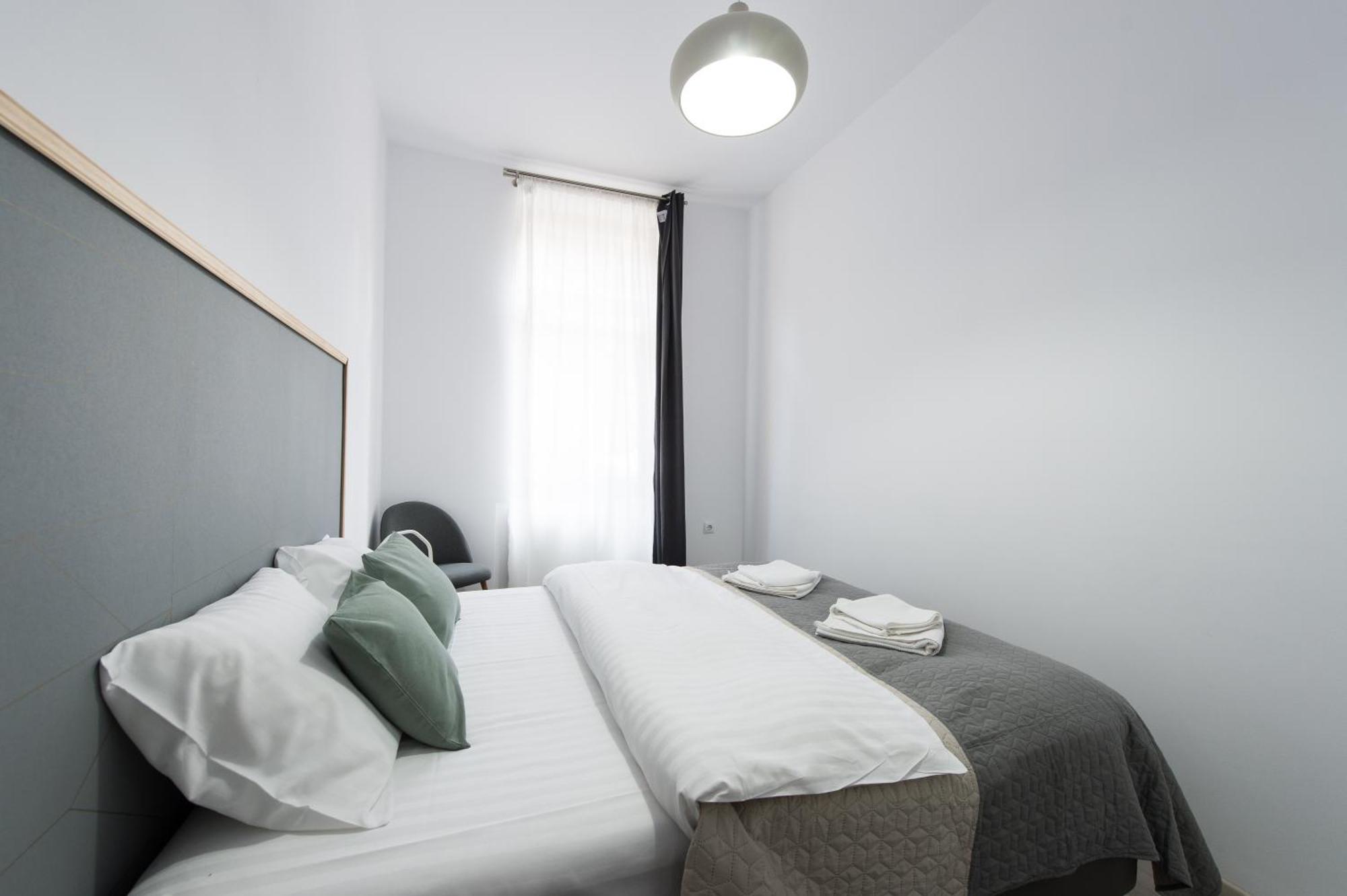 Appartement Gorgeous Brasov Flat With Patio And Mountain Views Extérieur photo