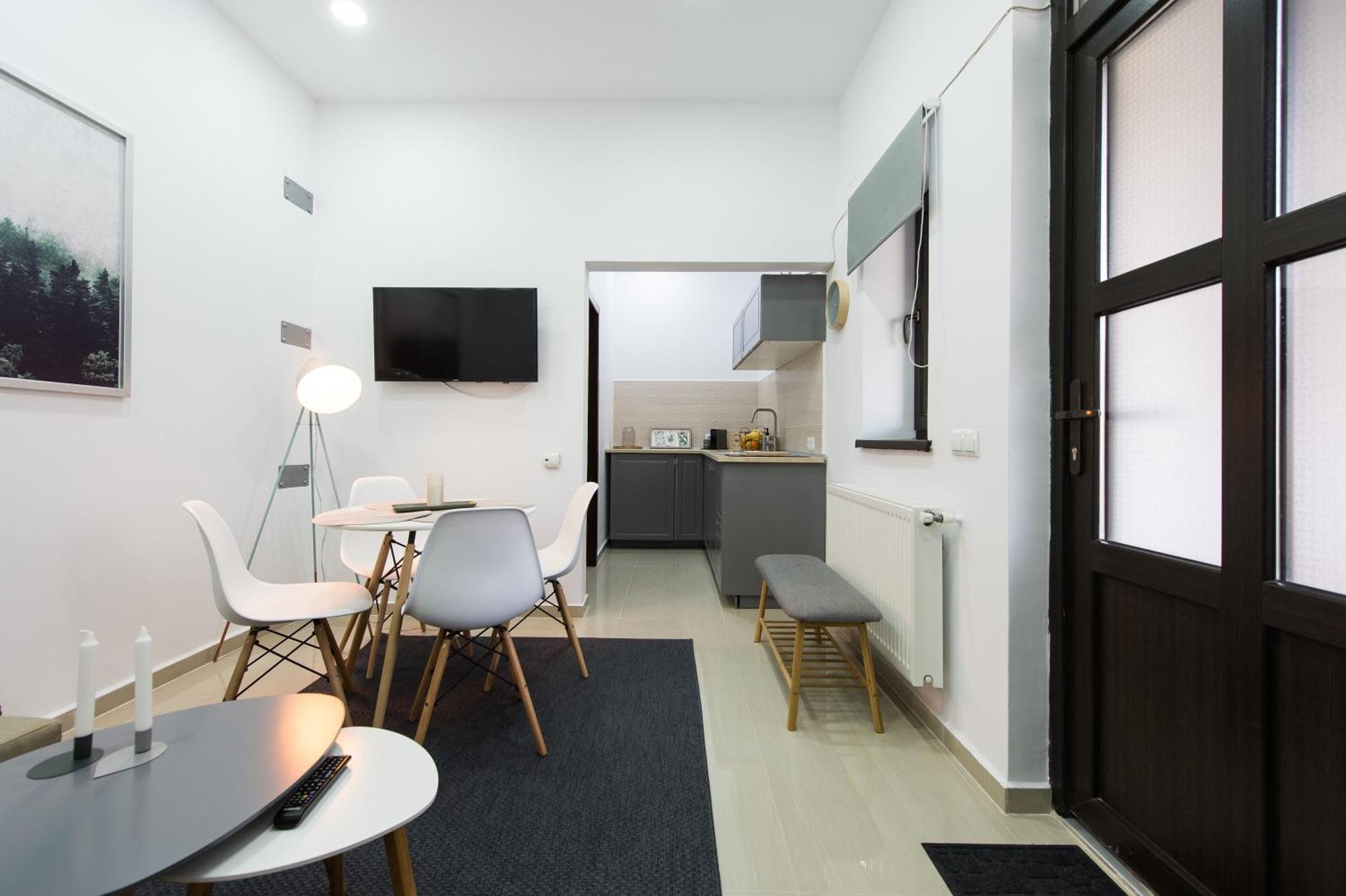 Appartement Gorgeous Brasov Flat With Patio And Mountain Views Extérieur photo