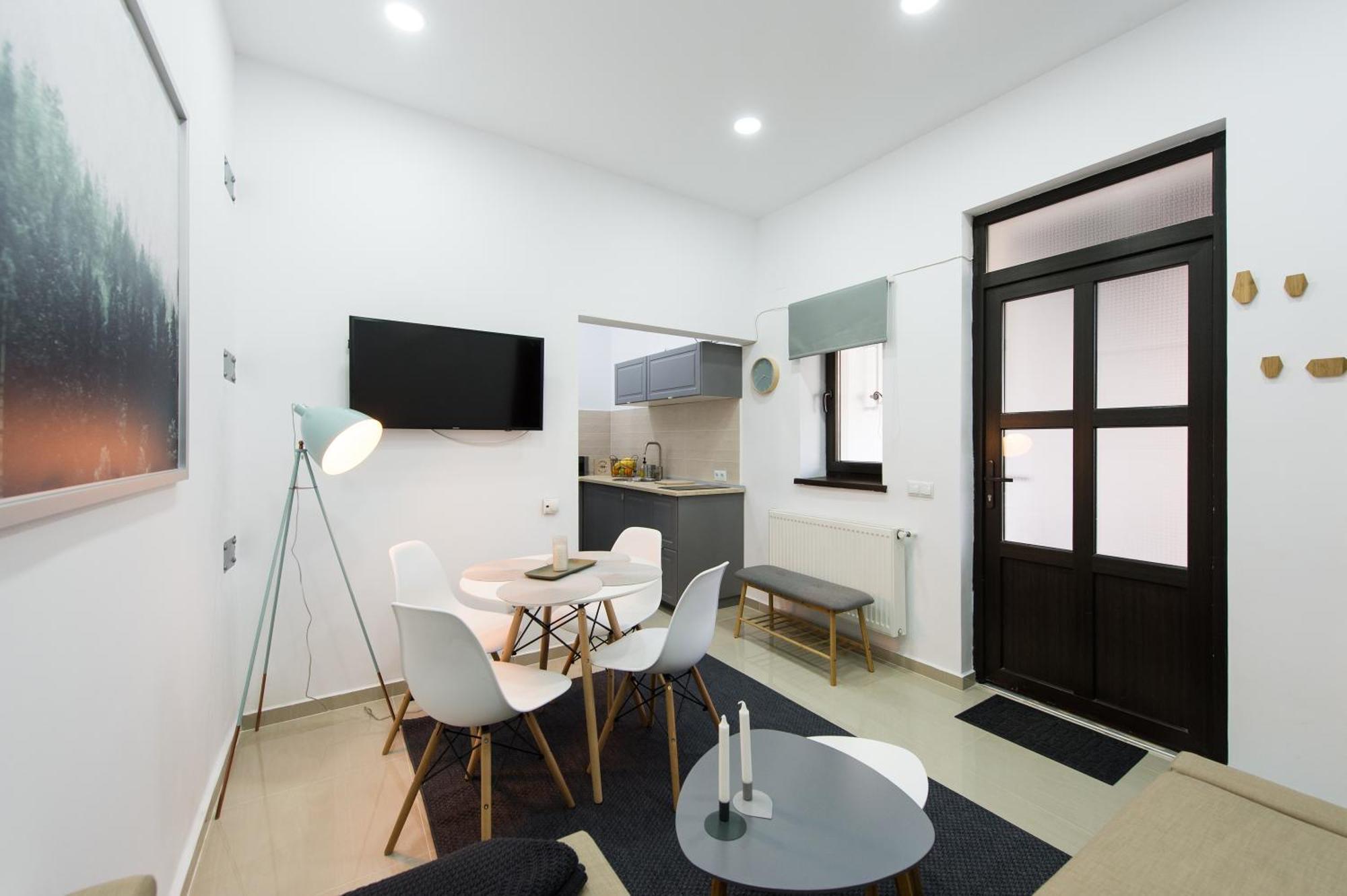 Appartement Gorgeous Brasov Flat With Patio And Mountain Views Extérieur photo