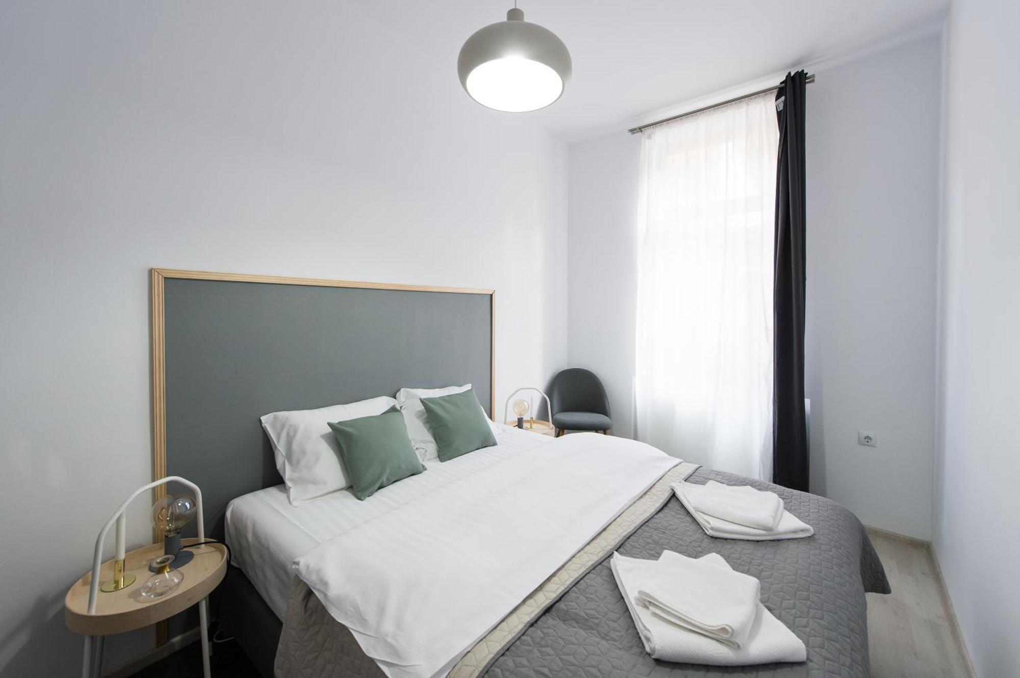 Appartement Gorgeous Brasov Flat With Patio And Mountain Views Extérieur photo